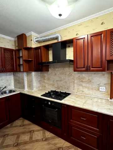 Героїв просп., 6