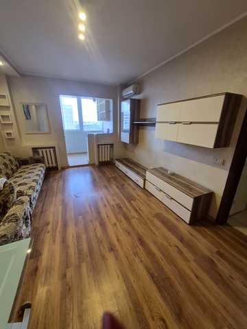 Милославська вул., 32/51а