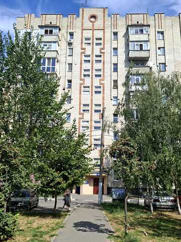 Набережний в'їзд, 13