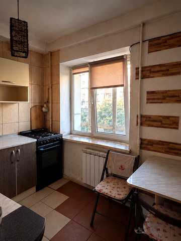 Європейського Союзу просп. (Правди), 80