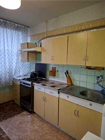Дмитрівська вул., 2