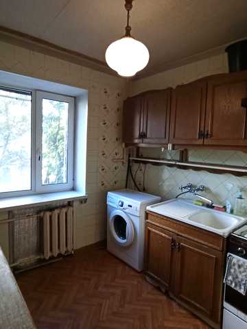 Верховної Ради бульв., 31