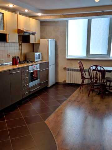 Златопільська вул., 3