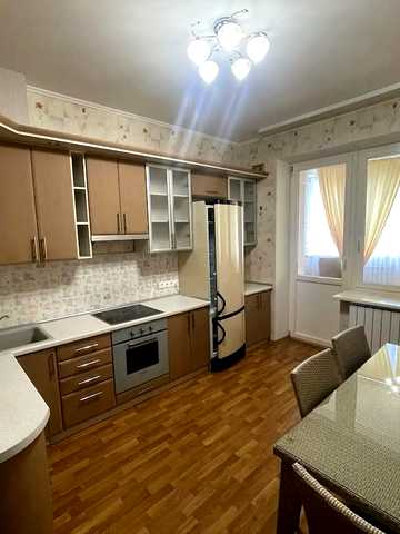 Володимира Івасюка просп. (Героїв Сталінграду), 6