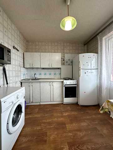 Севастопольська вул., 19