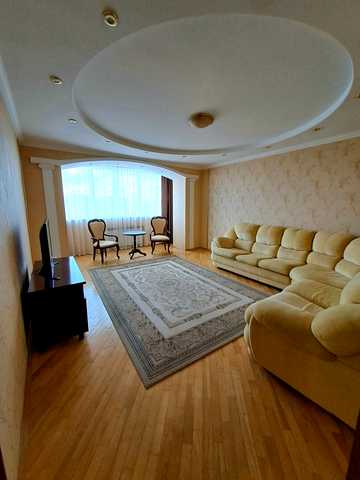 Миколи Бажана просп., 10
