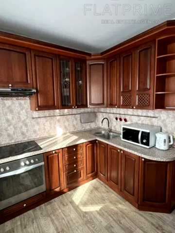 Бахмацька вул., 10
