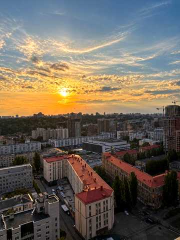 Василя Тютюнника вул. (Анрі Барбюса), 37/1