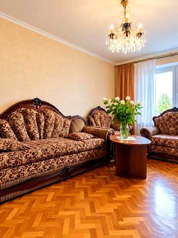 Ореста Левицького вул. (Академіка Курчатова), 9/21