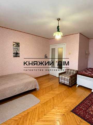 Незалежності бульв. (50 років Жовтня), 9-А