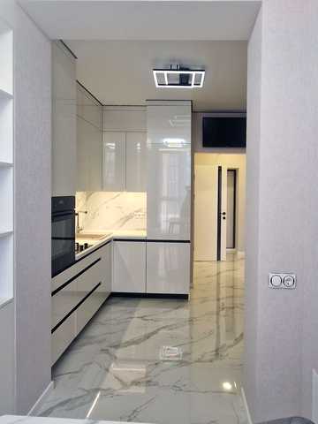 Миру вул., 7
