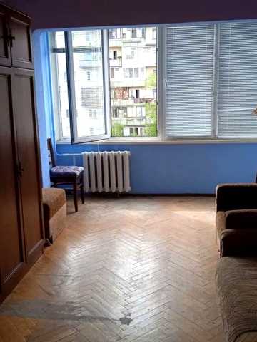 Володимира Івасюка просп. (Героїв Сталінграду), 15-Б