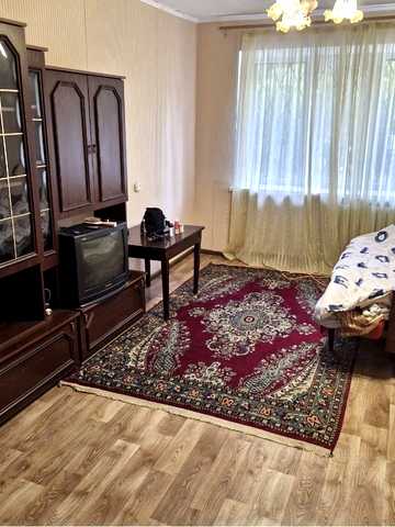 Паркова вул. (Анатолія Олійника), 42