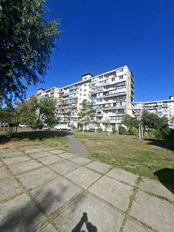 Космонавта Поповича вул. (Космонавта Волкова), 24