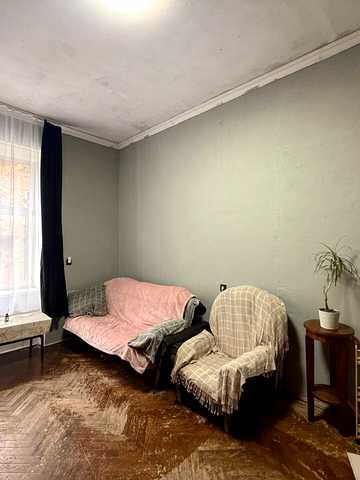 Кирила і Мефодія вул., 23
