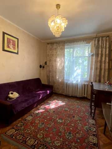 Академіка Корольова вул., 82