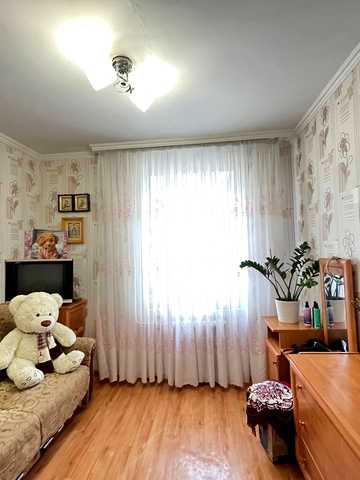 Степана Бандери вул., 49