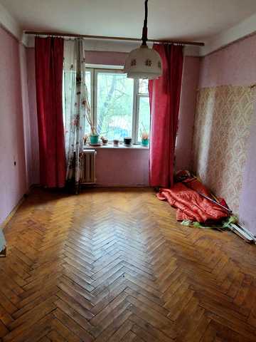Братиславська вул., 8