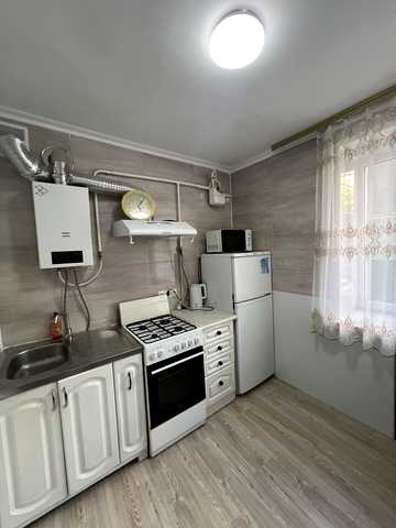 Монастирська вул. (Володарського), 8
