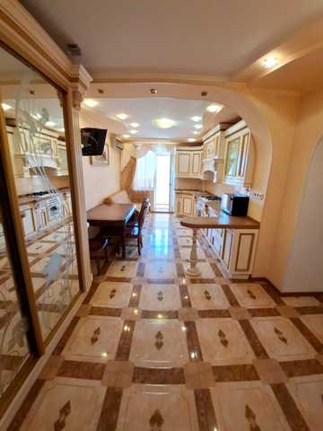 Євгена Чикаленка вул., 59/3