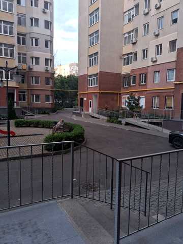 Євгена Чикаленка вул., (Будинок)