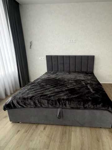 Кадетський Гай вул., 8