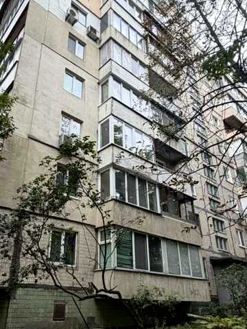 Дегтярівська вул., 10