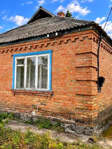 Центральна, 1
