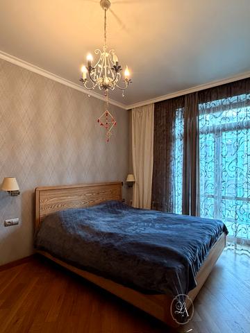 Михайла Грушевського вул., 26