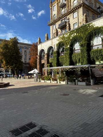 Хрещатик вул. (Kreschatic), 15