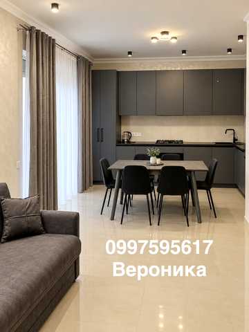 Світла вул.