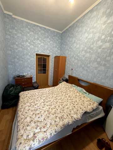 Театральна вул., 5