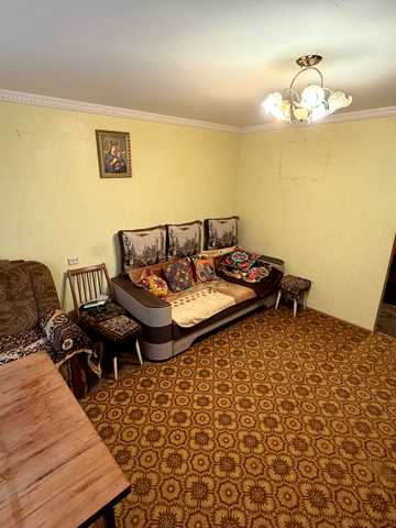 Пасічна вул., 75