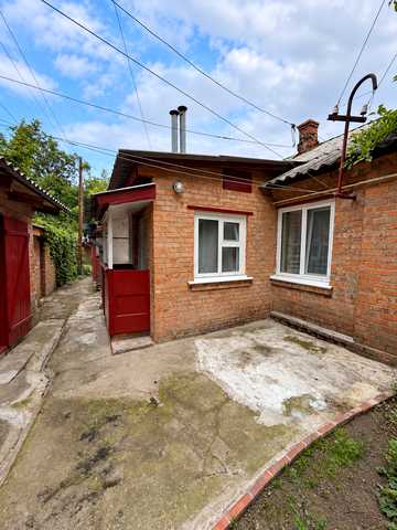 Гостиннодвірська вул., 37