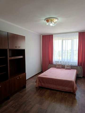 Романа Шухевича вул. (Курчатова), 4
