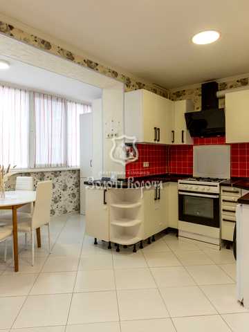 Миру вул., 50