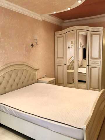 Степана Бандери просп., 53