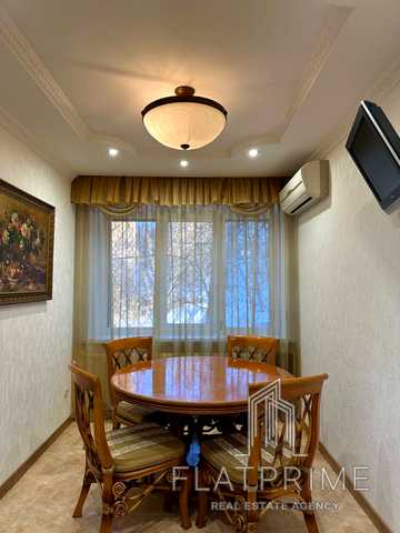 Бастіонна вул., 15