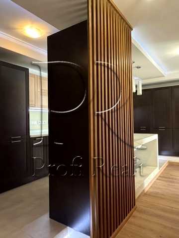 Кловський узвіз, 7
