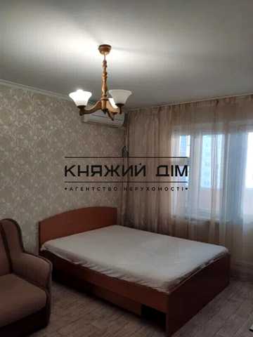 Вишняківська вул., 3