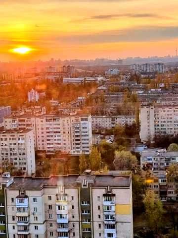 Крайня вул., (Будинок 1)