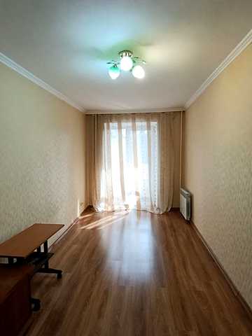Романа Шухевича вул. (Курчатова), 11