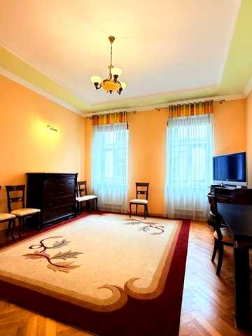 Івана Григоровича вул., 6
