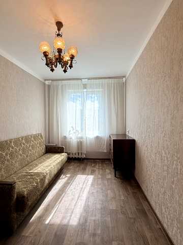 Леся Курбаса просп., 18