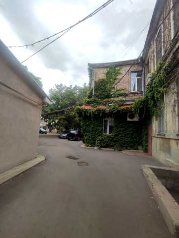 Троїцька вул., 48