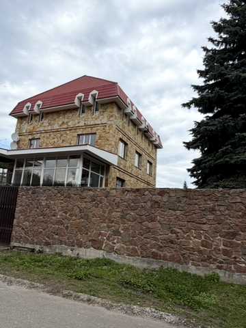 Вишнева, 68