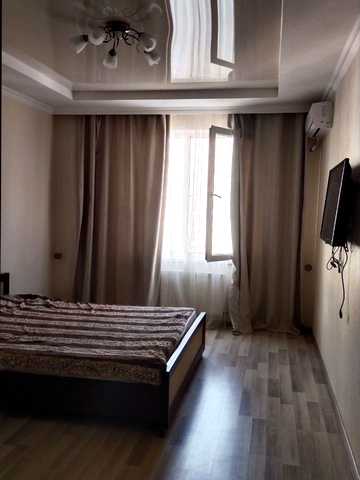 Гранітна вул., 1