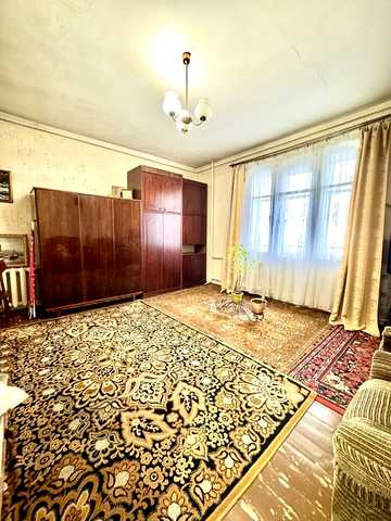 Середньофонтанська вул., 26