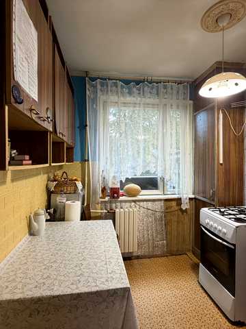 Каховська вул., 6