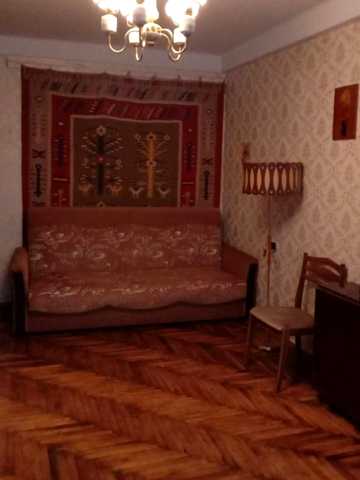 Українська вул., 8